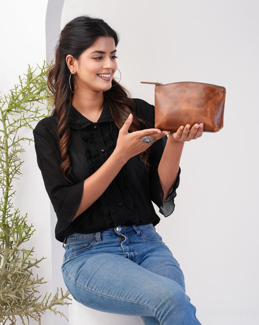 Cosmetic Make Up Pouch For Brides Leather Toiletry Organizer For Women Custom Leather Jewelry Pouch Makeup Bag for Women Leather Dopp Kit